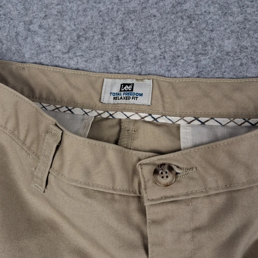 Lee Total Freedom Khaki Pants Mens 38x29 Tan Relaxed Fit Chino Trousers